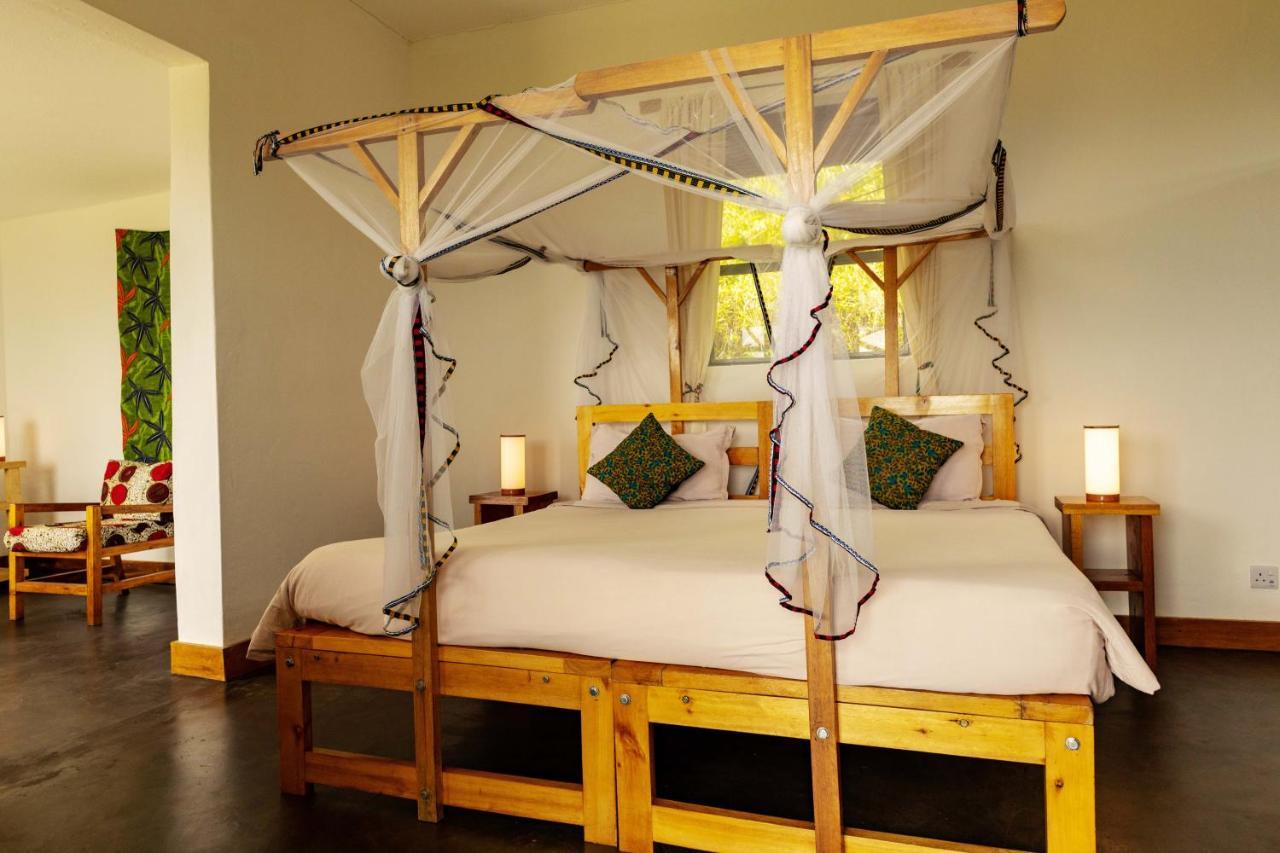 Isunga Lodge Kibale National Park ภายนอก รูปภาพ
