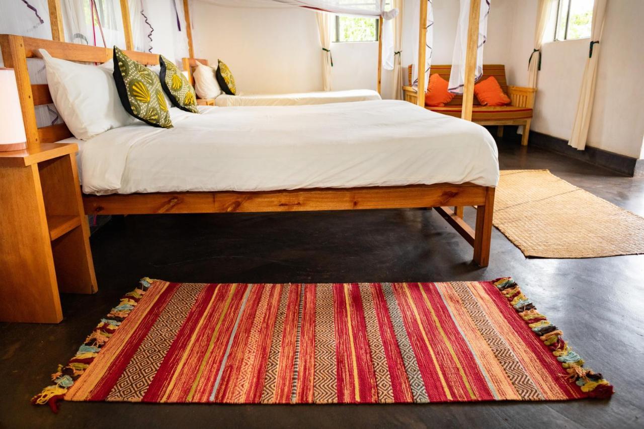 Isunga Lodge Kibale National Park ภายนอก รูปภาพ