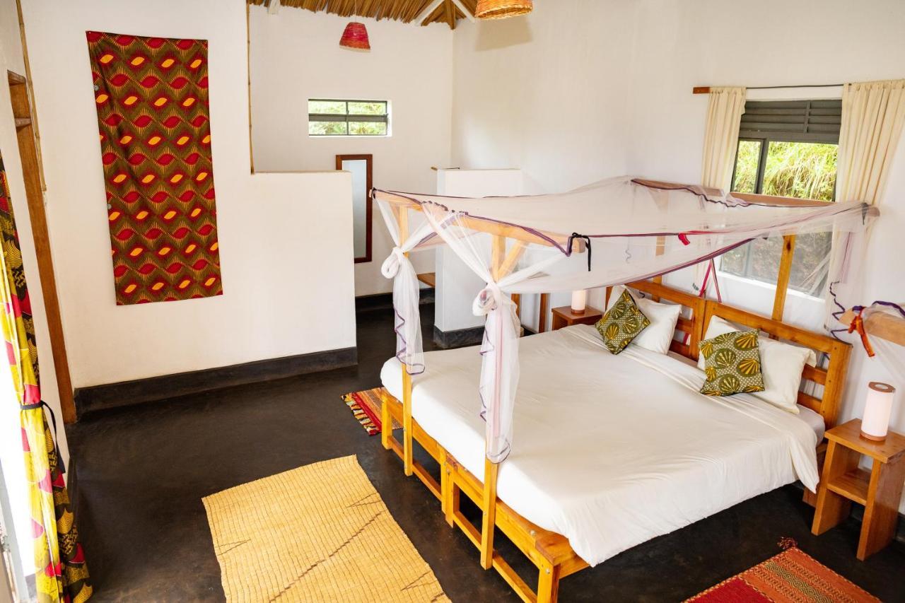 Isunga Lodge Kibale National Park ภายนอก รูปภาพ
