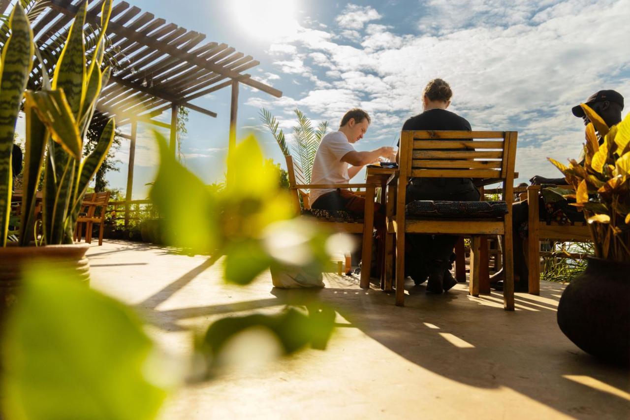 Isunga Lodge Kibale National Park ภายนอก รูปภาพ