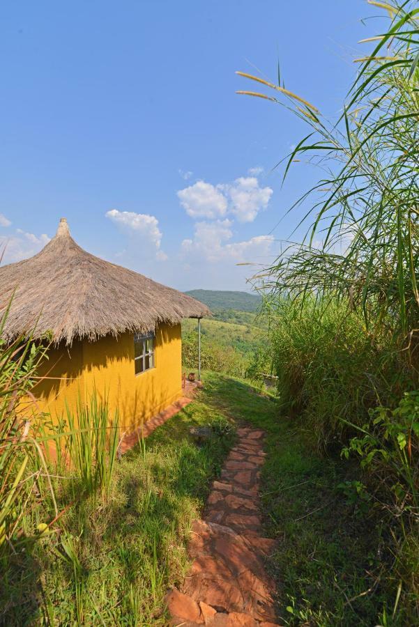 Isunga Lodge Kibale National Park ภายนอก รูปภาพ